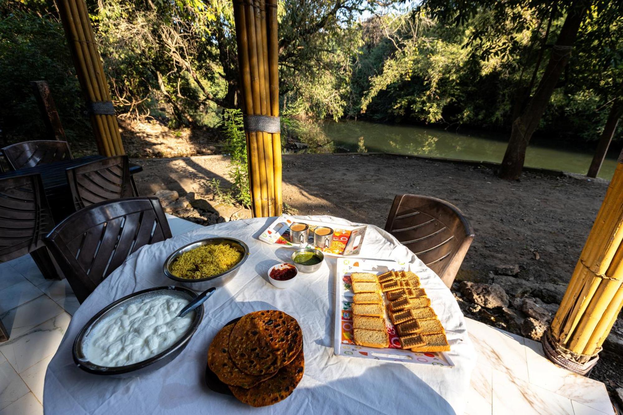 Brook Ville Sasan Gir Bagian luar foto